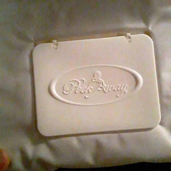 Peek Away Bag With Baby Changing/Nursing Station - Picture 11 of 15